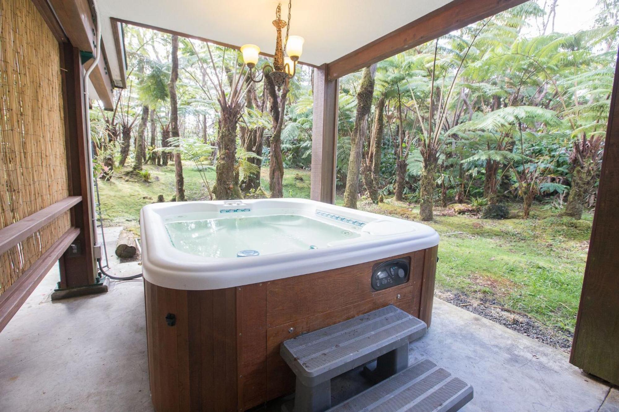 Hale Mauna Loa Upper Level With Shared Hot Tub Volcano Dış mekan fotoğraf